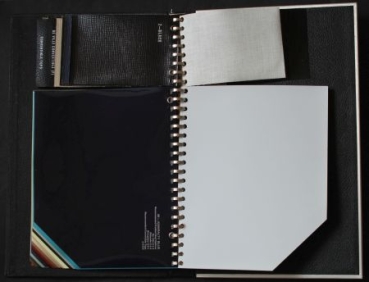 Cadillac Modelprogram Color and Upholstery in 2 aluminium Dealer-Leathermaps with Metallogo (2369)